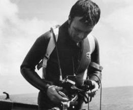 Jaws underwater cameraman dies at 78